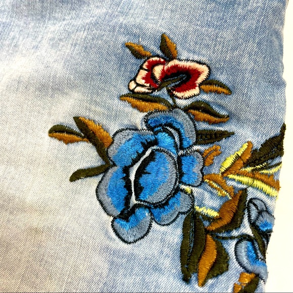 Cut off shorts embroidered flowers faded look great shape! - Picture 5 of 5